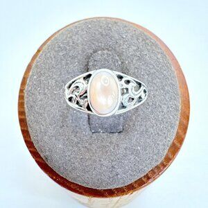VTG Sterling Silver 925 Mother of Pearl Scroll Design Statement Ring Size 4.5